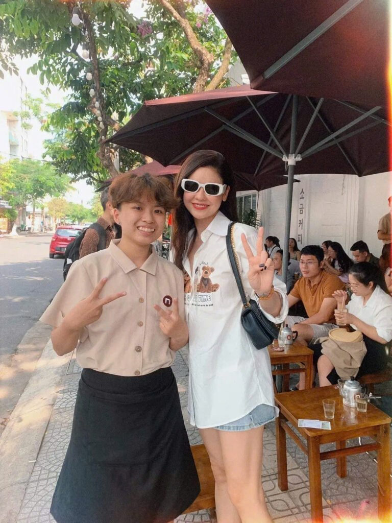 Nghệ sĩ Trương Quỳnh Anh đến với Cà phê muối Huế